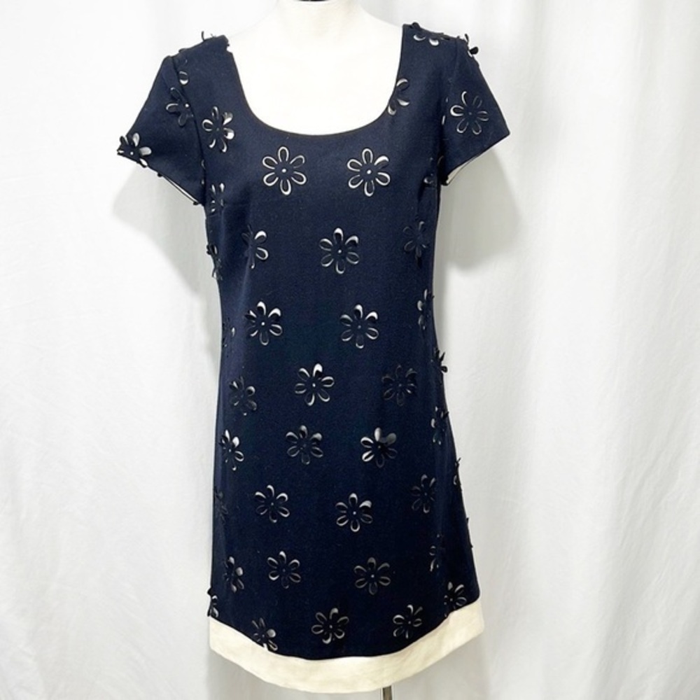 Sarah Campbell Wool Laser Cut Flower Shift Dress Navy Blue Cream Trim Size 4